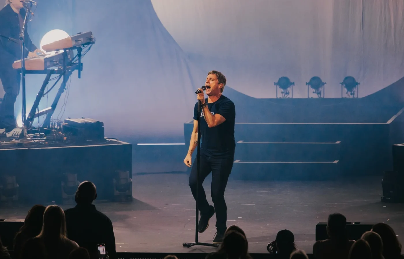 Rob Thomas .::. Streetcorner Symphony