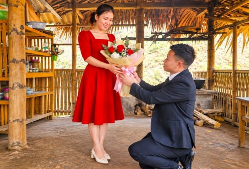 CEO Hung Surprises Me with Flowers on Our Anniversary – Cooking a Delicious Family Meal