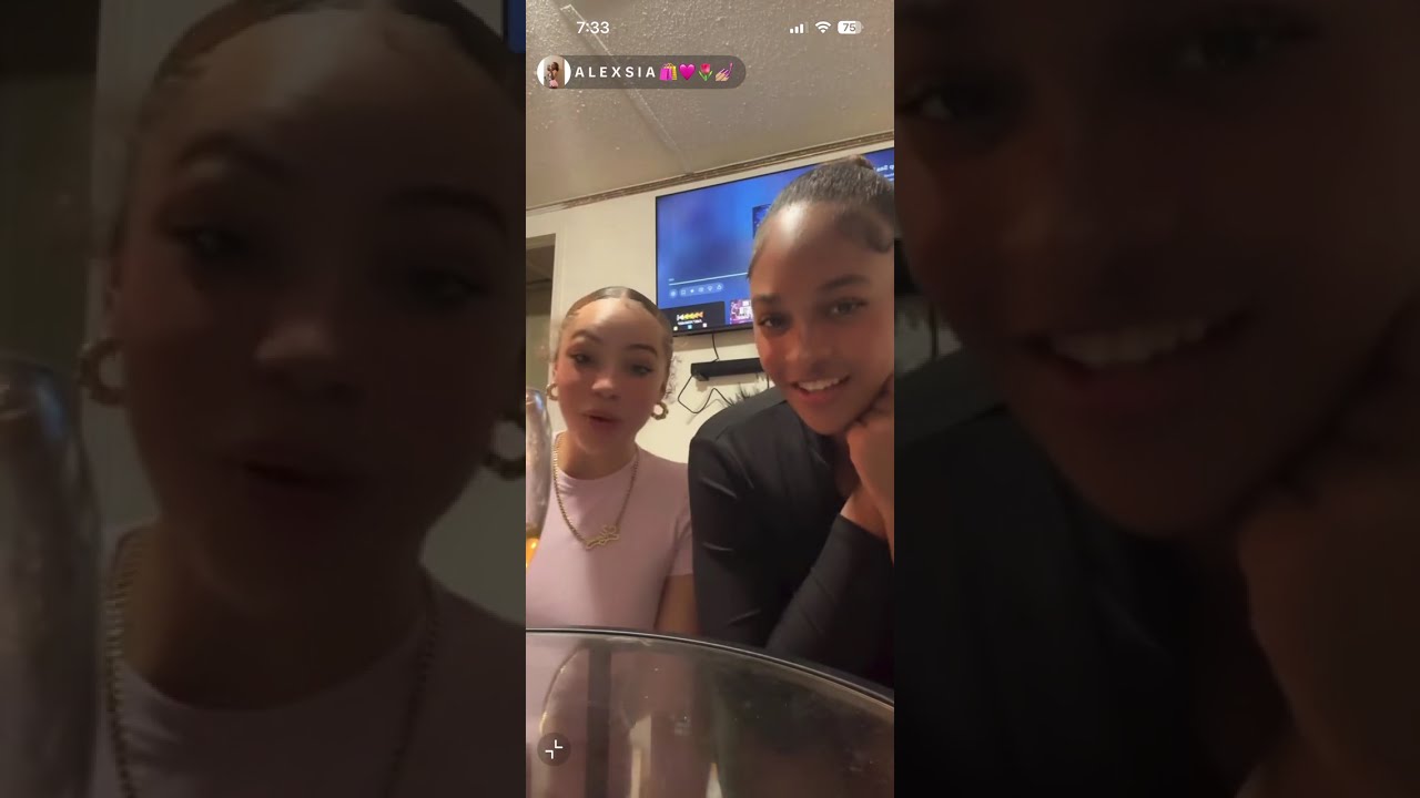 Baddies Bouncing Boobs And Twerking On Live